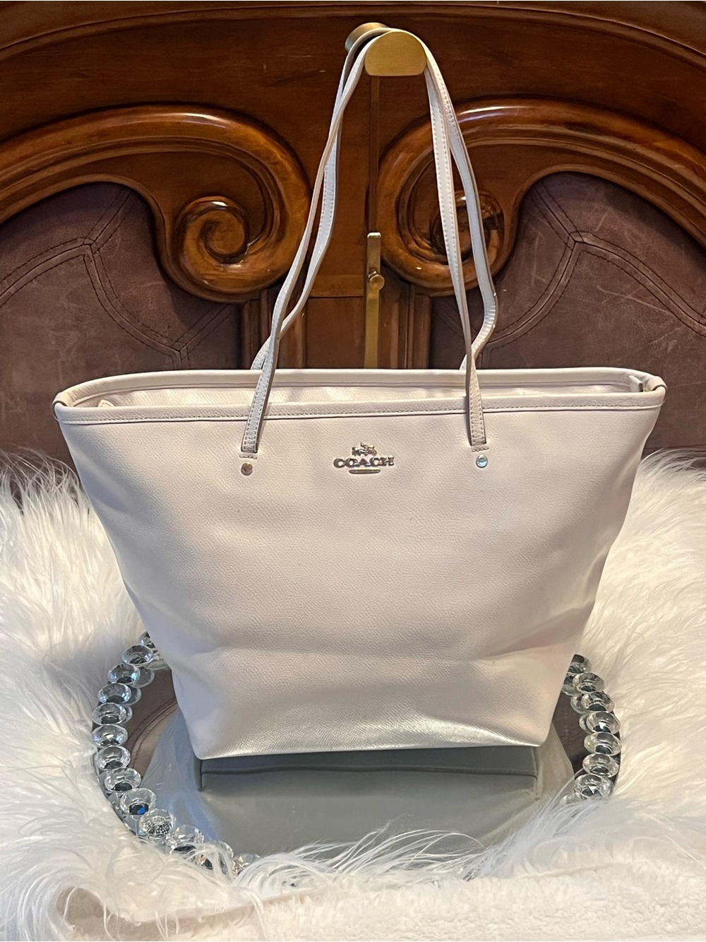 Coach White  off white Leather Classic Women's Shoulder tote bag